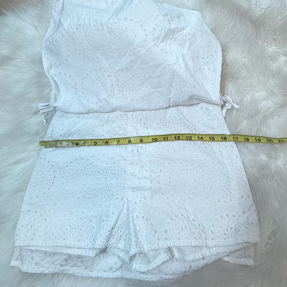 #552 Lilly Pulitzer Emiline White Eyelet Romper size 00 - Picture 10 of 11